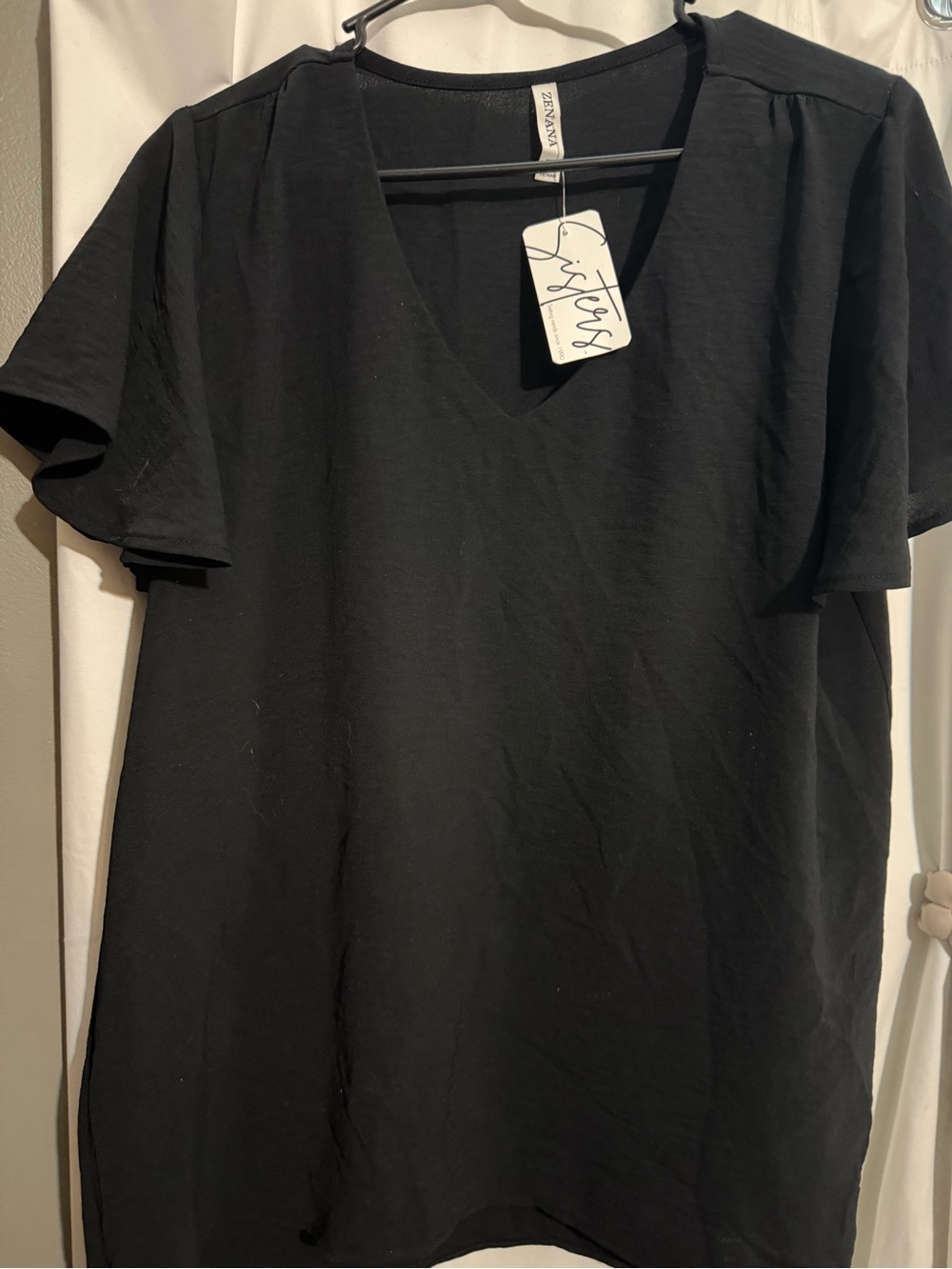 Zenana Outfitters Black V-Neck Short Sleeve Top